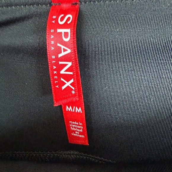 New SPANX Faux Leather Snake Shine Leggings Grey NWT Casual Women’s Medium - Picture 8 of 13